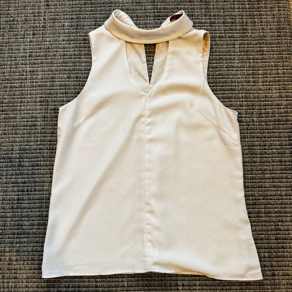 White Sleeveless Cut Out Mandarin Collar Blouse - Picture 1 of 4